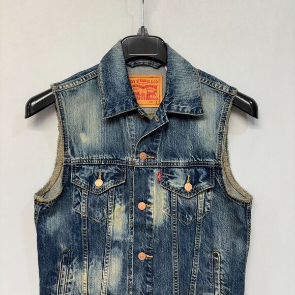 Levi's Men Sleeveless Trucker Denim Jean Vest Jacket Size Small C055 -22 - Picture 9 of 13